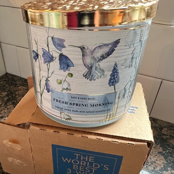 (2) Fresh Spring Morning 3 wick candle - Picture 2 of 3